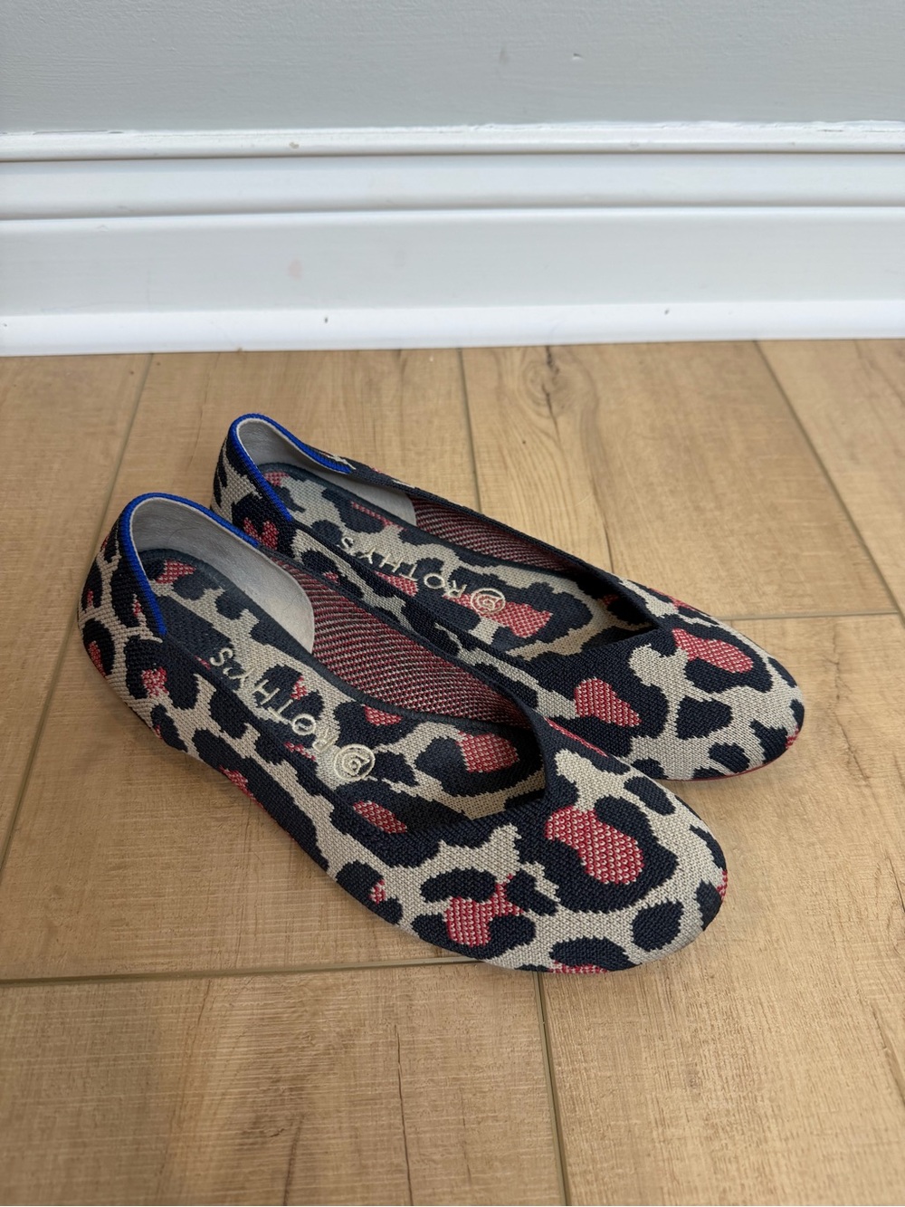 Rothy’s The Flat Red Cat Blue Halo Ballet Flats Women’s 8.5 EU 39 Animal Print